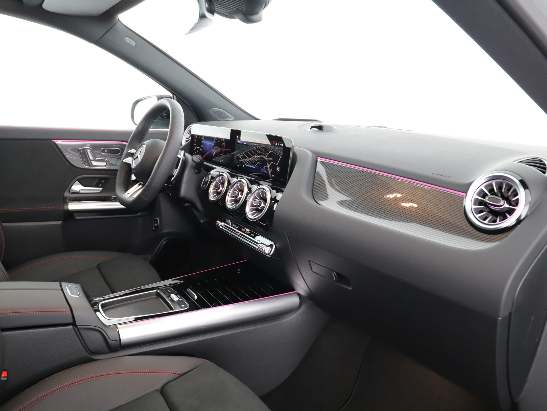 MERCEDES-BENZ GLA AMG 35 4Matic 8G-DCT-image-9