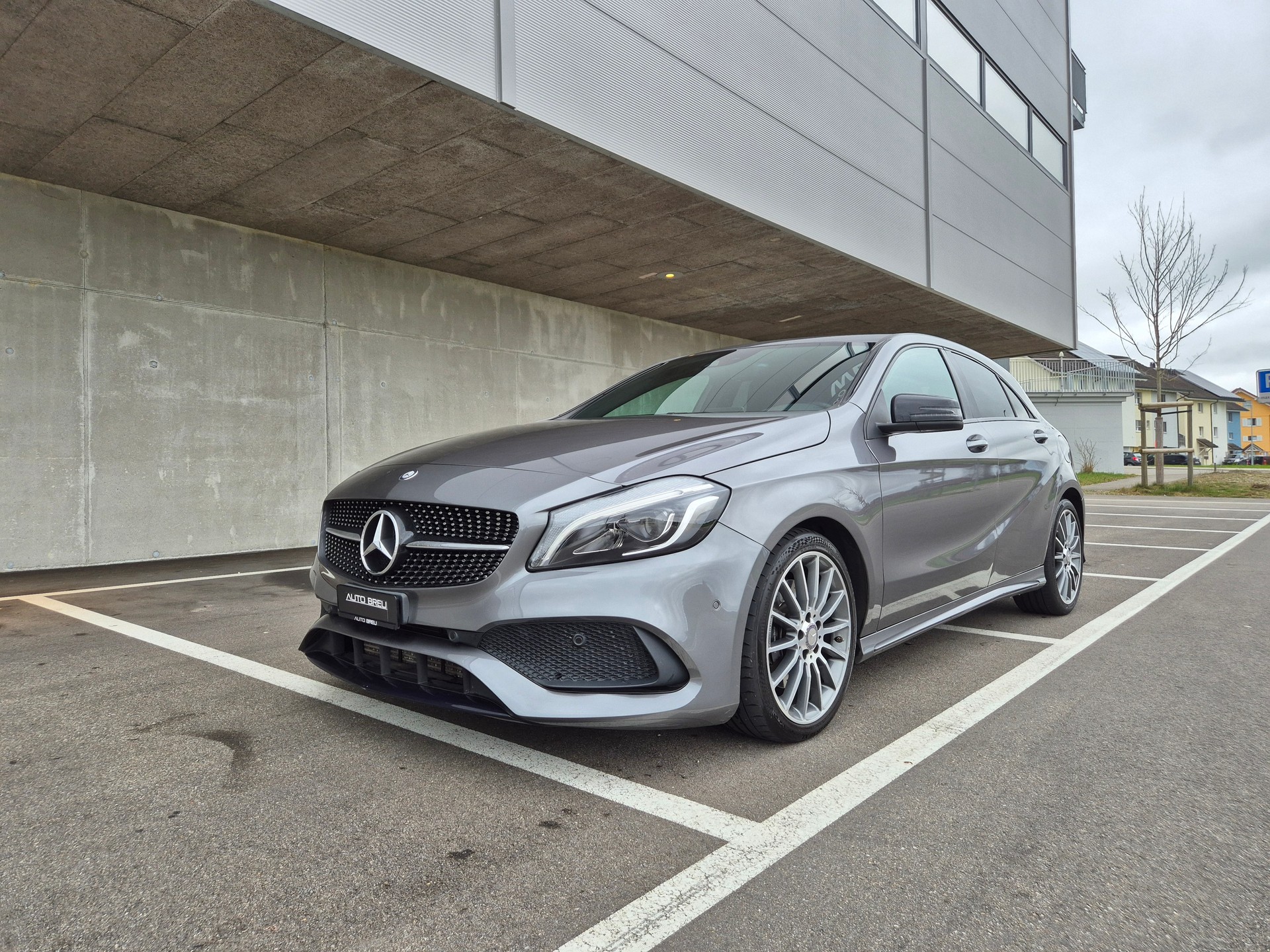 MERCEDES-BENZ A 250 AMG Line 4Matic 7G-DCT-image-1