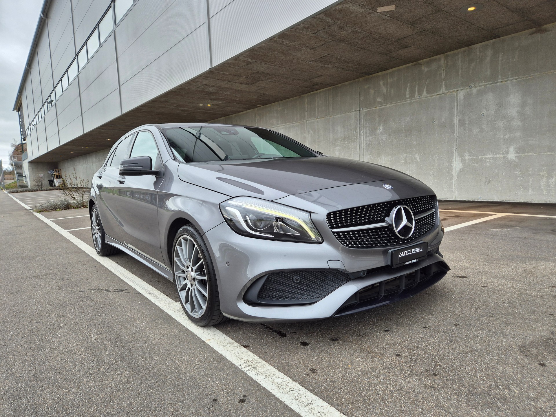 MERCEDES-BENZ A 250 AMG Line 4Matic 7G-DCT-image-7