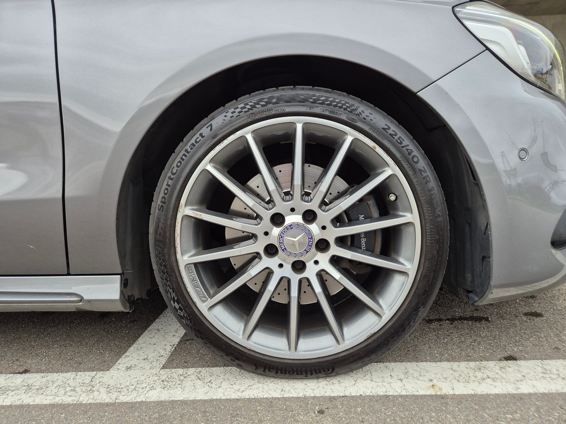 MERCEDES-BENZ A 250 AMG Line 4Matic 7G-DCT-image-6