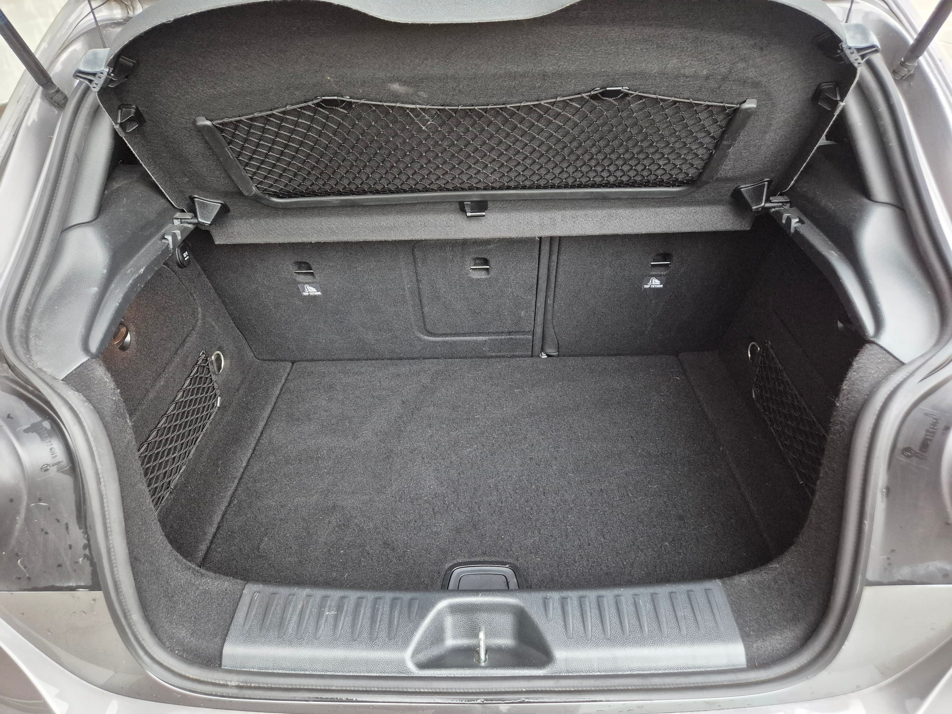 MERCEDES-BENZ A 250 AMG Line 4Matic 7G-DCT-image-13