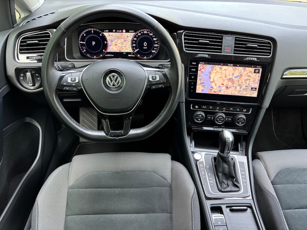 VW Golf Variant 2.0 TDI Highline 4Motion DSG-image-10