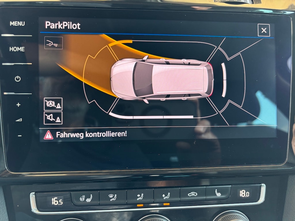 VW Golf Variant 2.0 TDI Highline 4Motion DSG-image-14