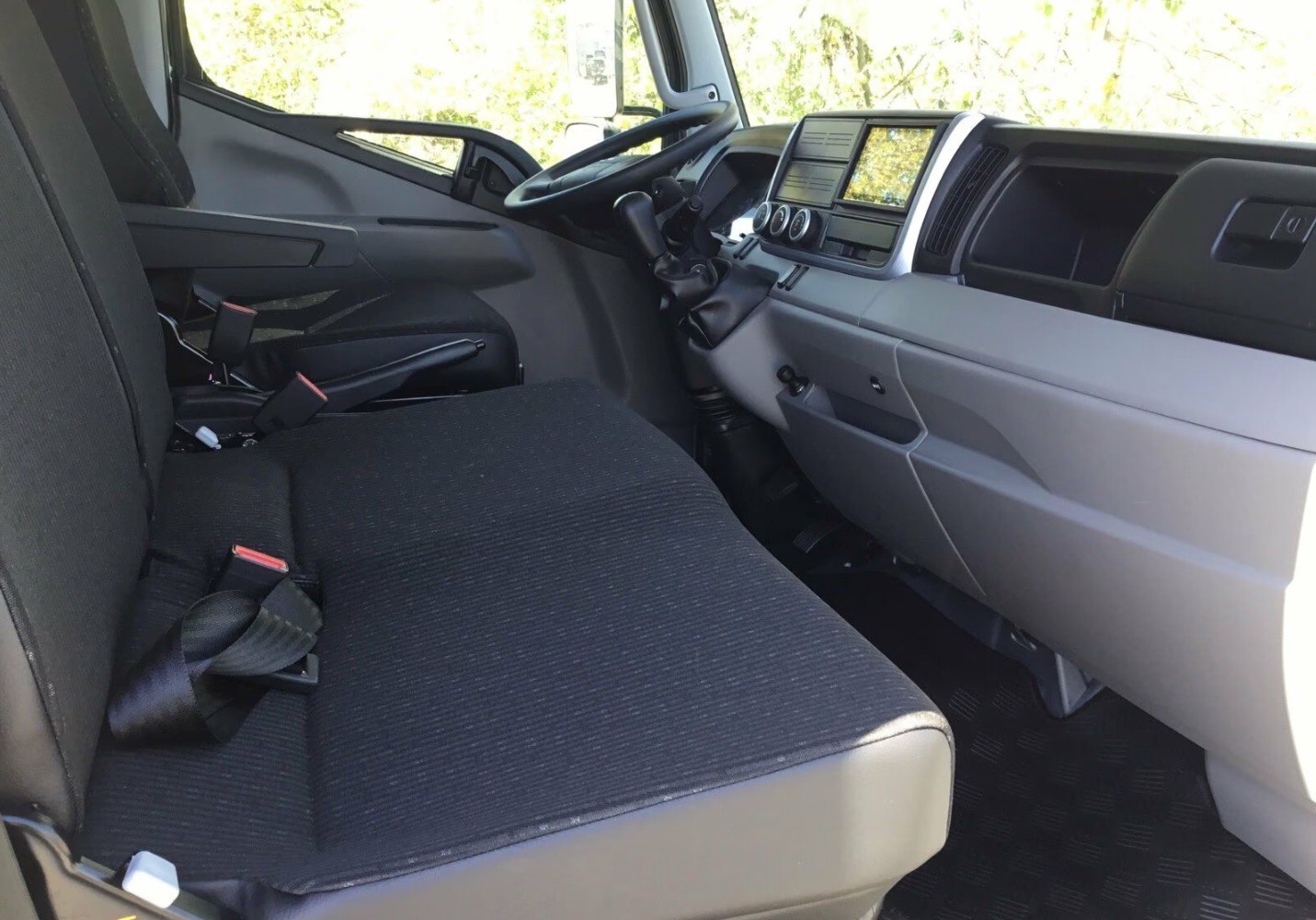 MITSUBISHI Fuso Canter 3C 15 Hinterkipper mit Staubox-image-4