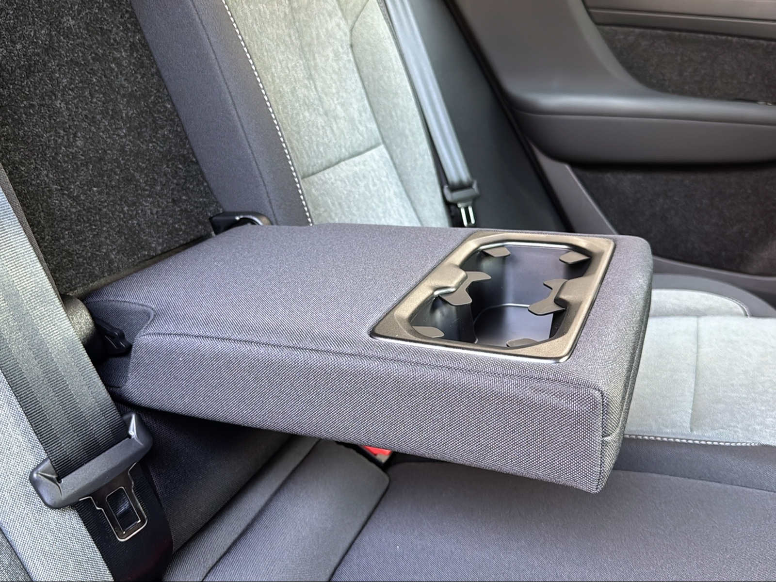 VOLVO XC40 T2 Core Geartronic-image-11