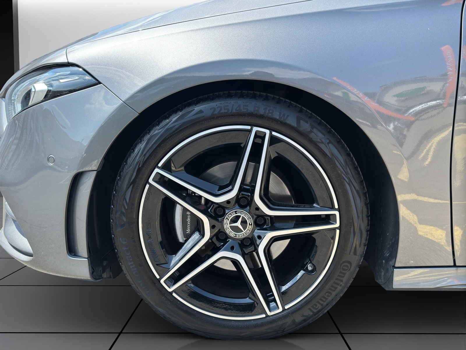 Image MERCEDES-BENZ A-180 A 180 Night Star AMG Line
