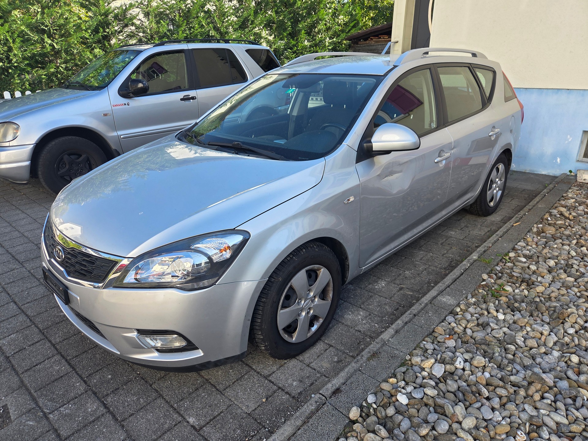 KIA Cee'd Sporty Wagon 1.6 16V Trend-image-8