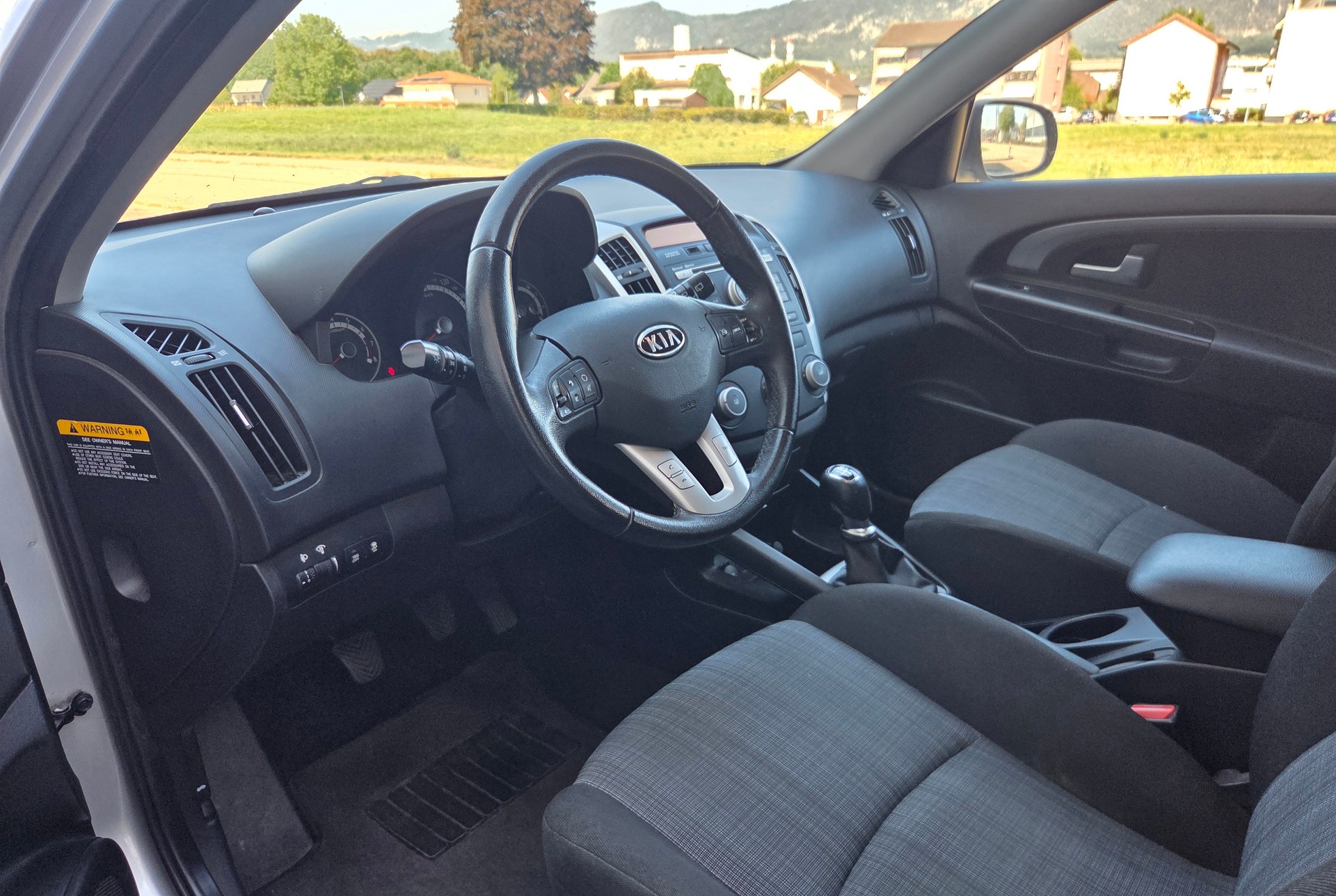 KIA Cee'd Sporty Wagon 1.6 16V Trend-image-3