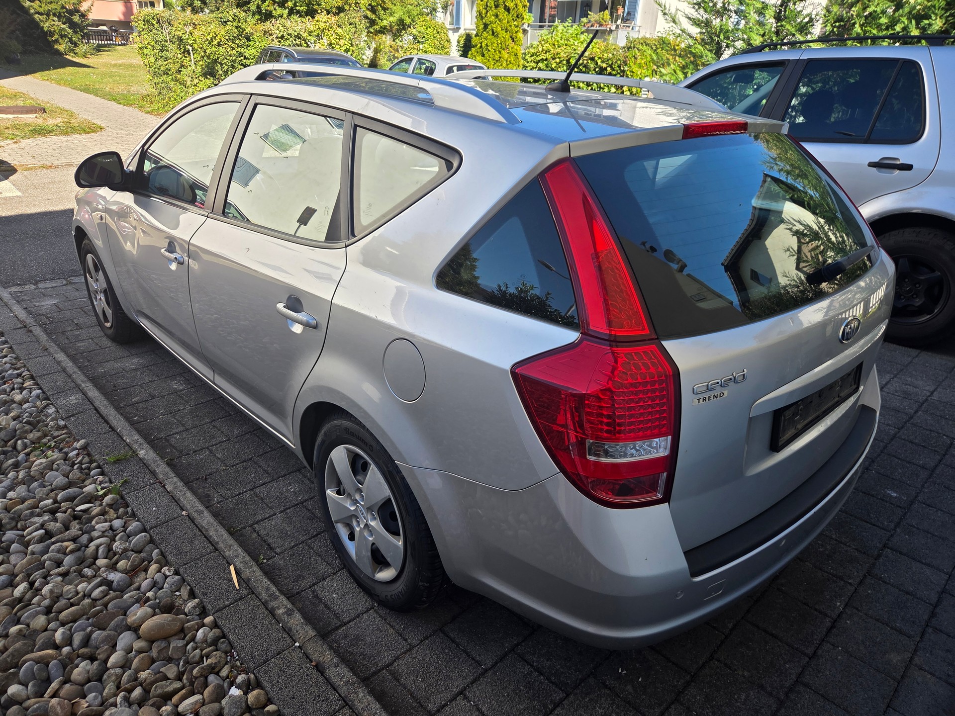 KIA Cee'd Sporty Wagon 1.6 16V Trend-image-6