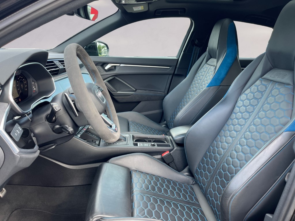 AUDI RS Q3 Sportback quattro S tronic-image-9