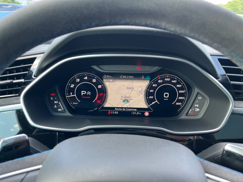 AUDI RS Q3 Sportback quattro S tronic-image-13