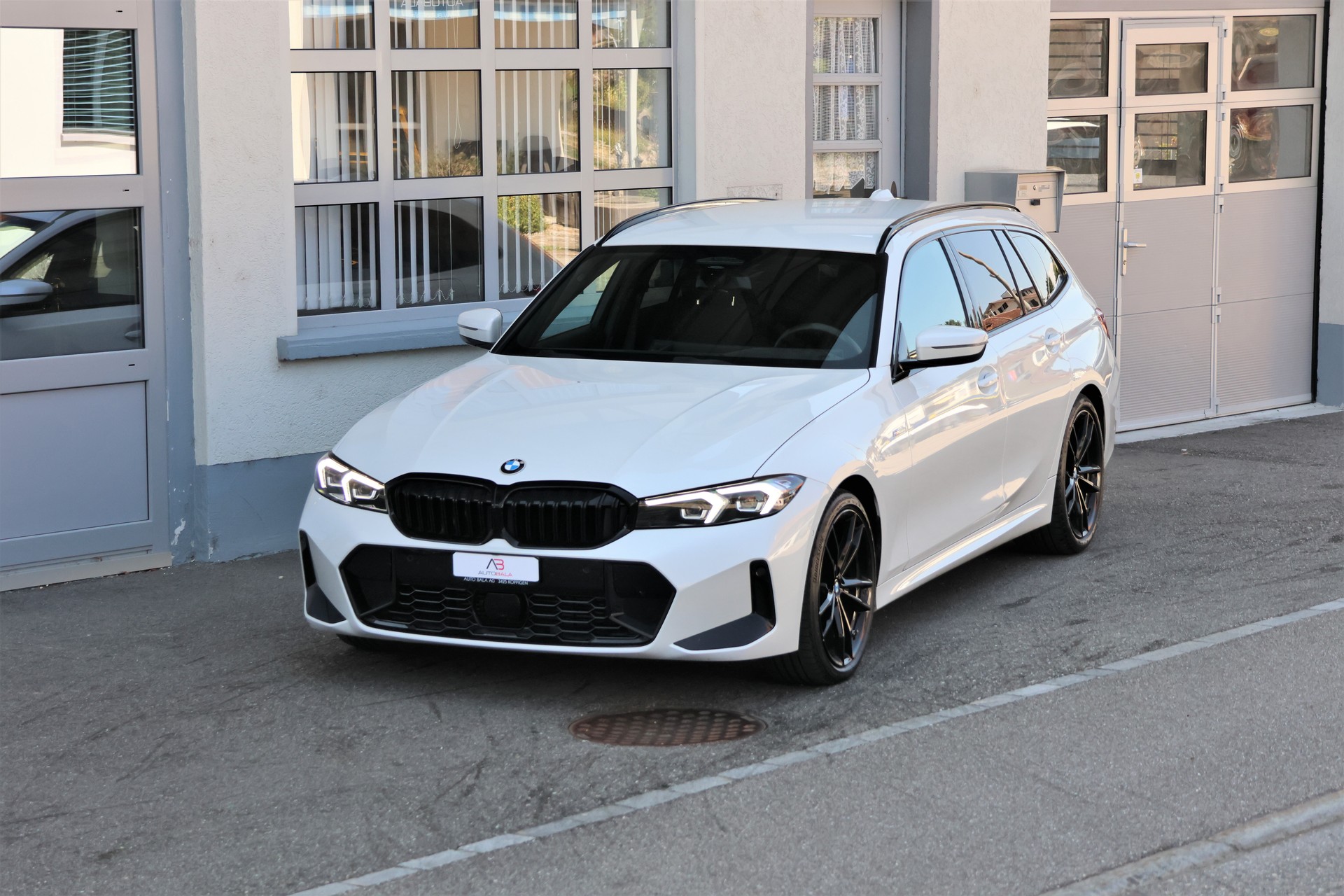 BMW 320d xDrive 48V Touring Steptronic M Sport
