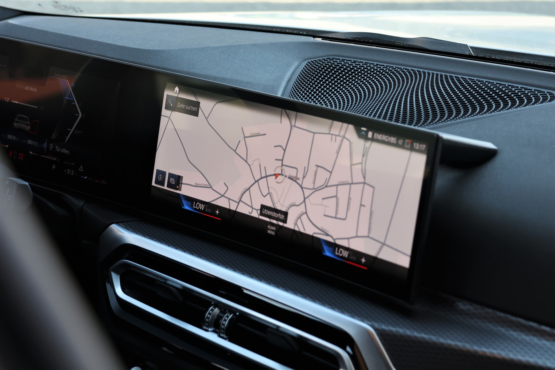 BMW 320d xDrive 48V Touring Steptronic M Sport-image-18