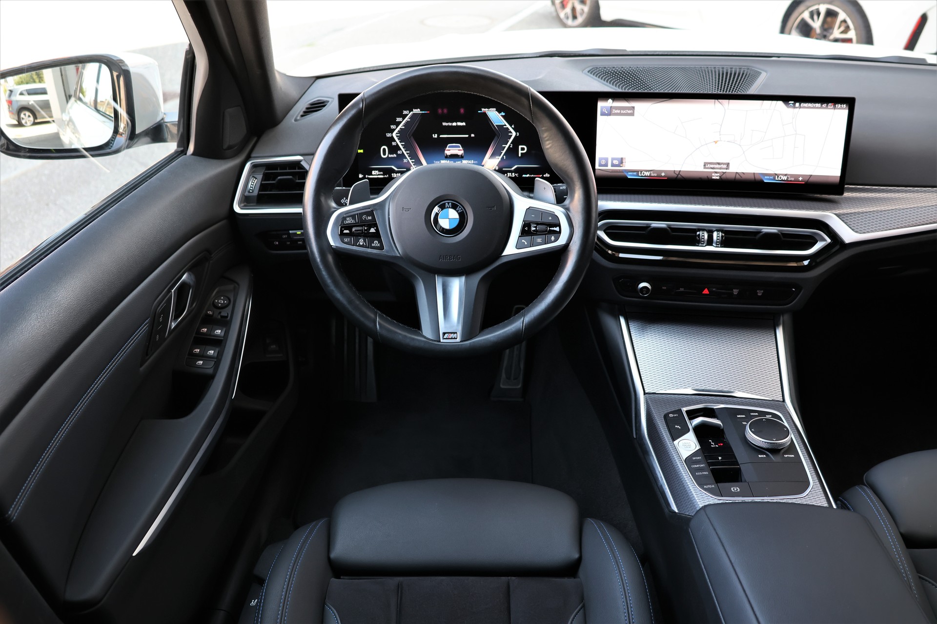 BMW 320d xDrive 48V Touring Steptronic M Sport-image-12