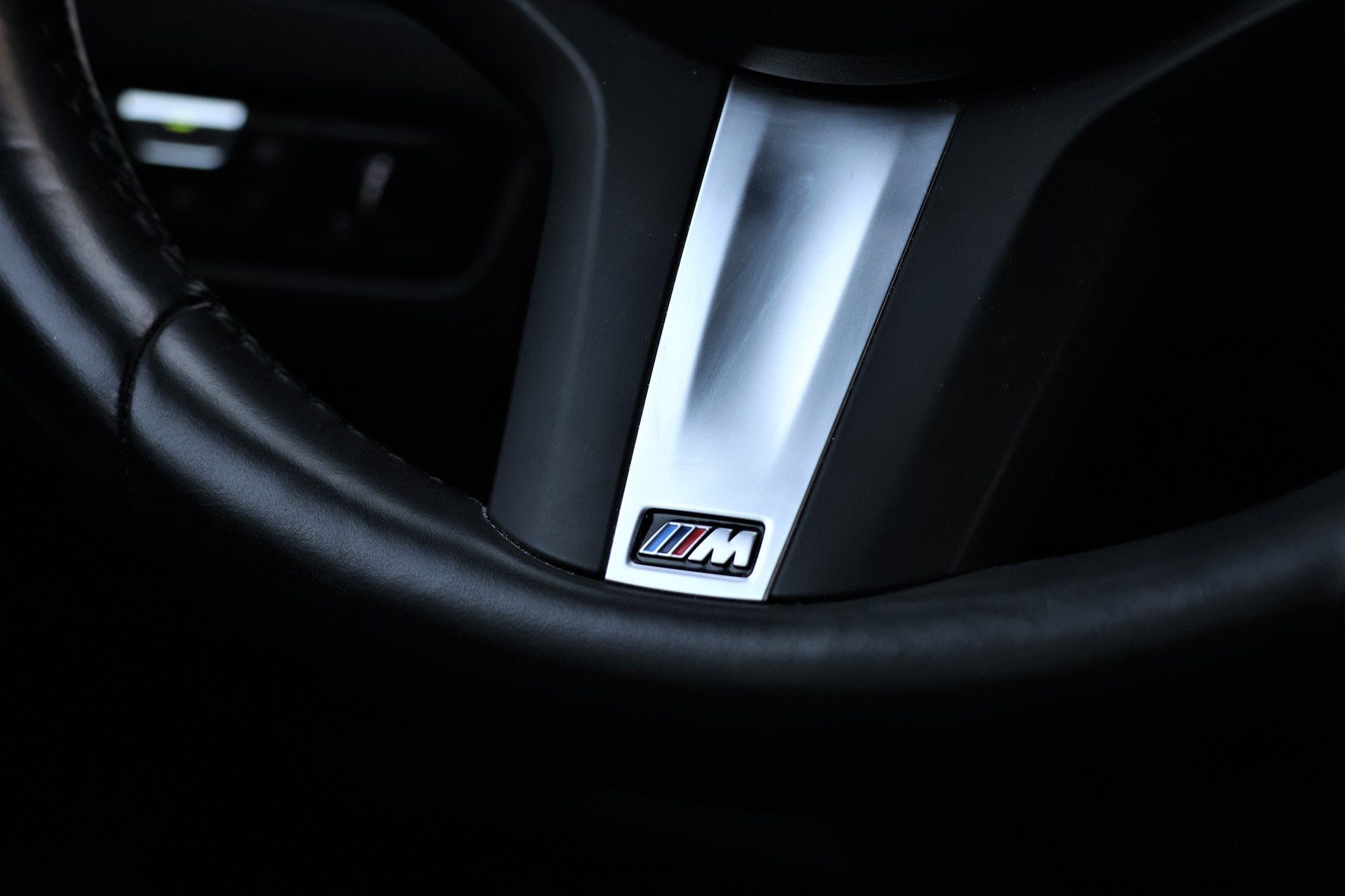 BMW 320d xDrive 48V Touring Steptronic M Sport-image-16