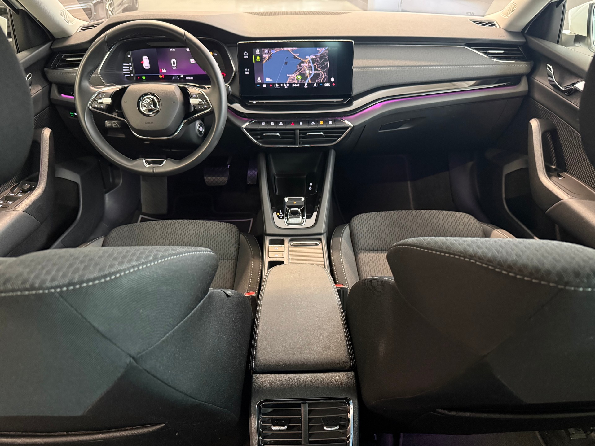 SKODA Octavia Combi 1.5 TSI mHEV DSG Style-image-17