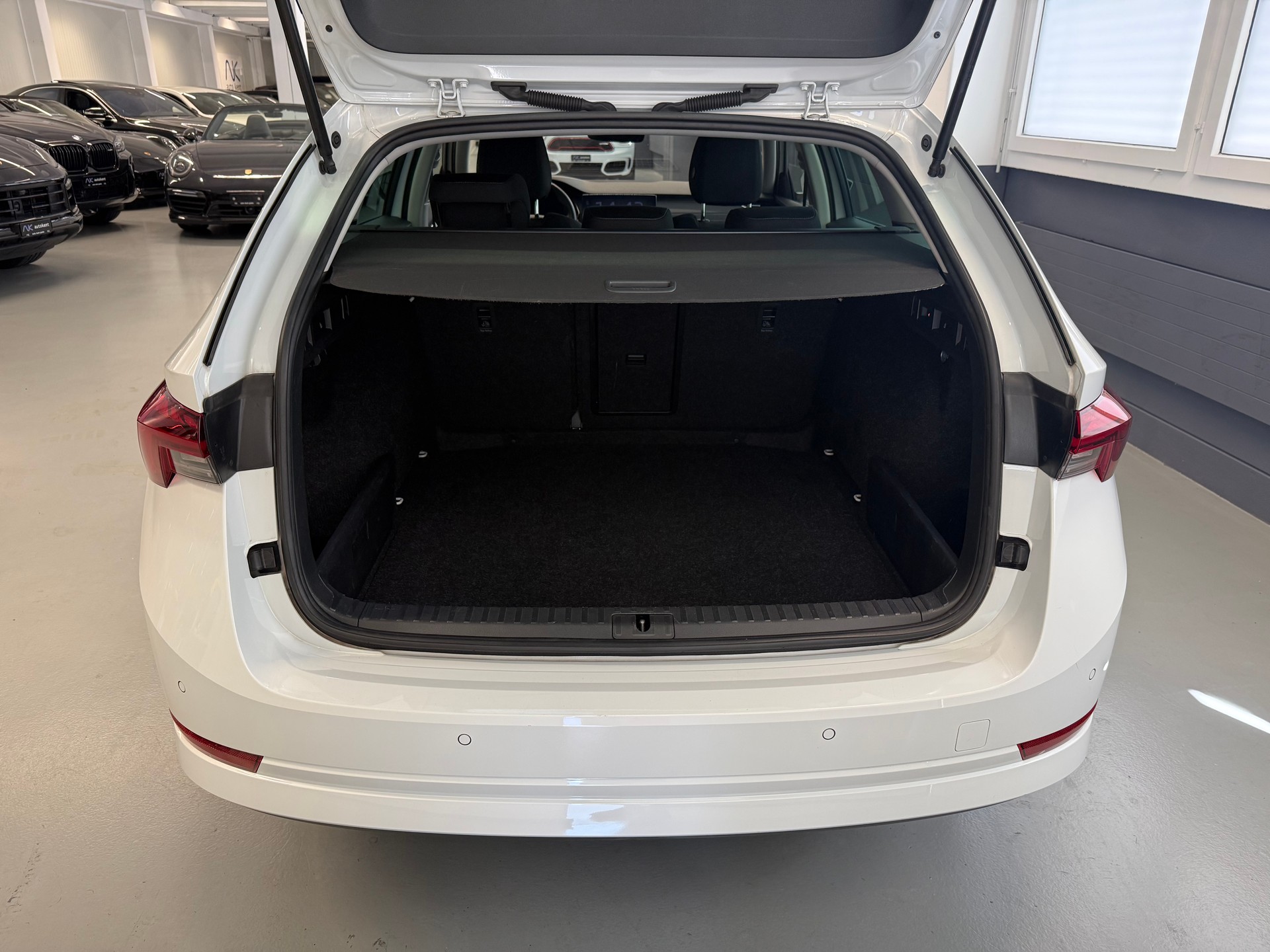 SKODA Octavia Combi 1.5 TSI mHEV DSG Style-image-5