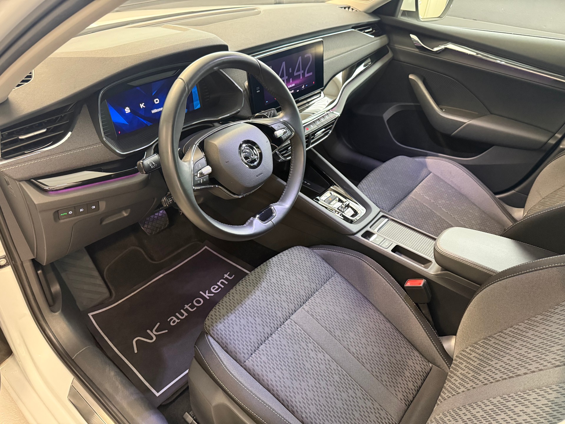 SKODA Octavia Combi 1.5 TSI mHEV DSG Style-image-6