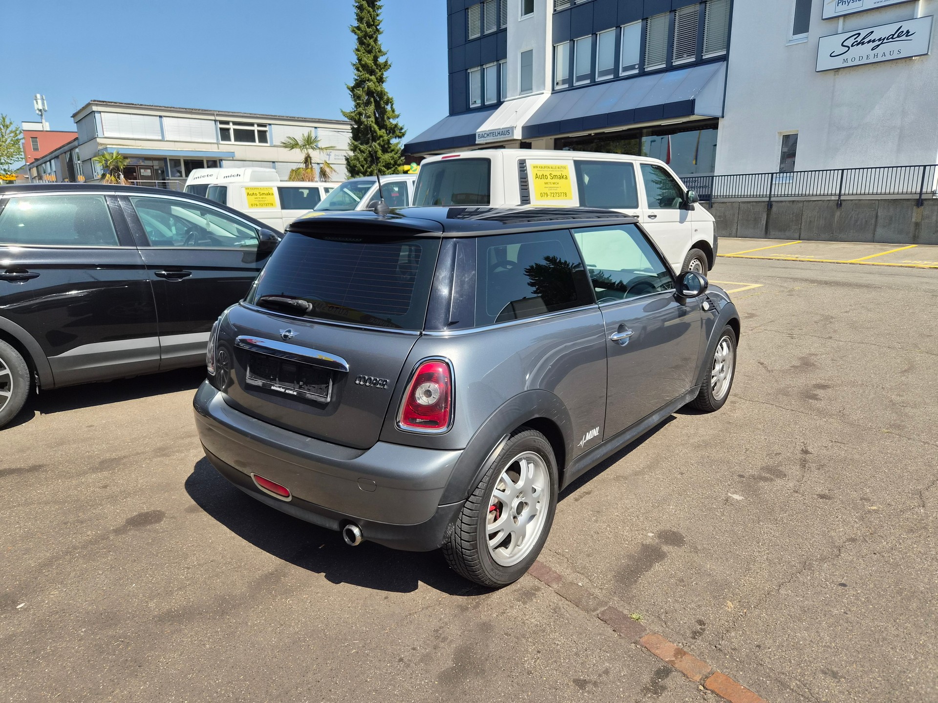 MINI Cooper Steptronic-image-1