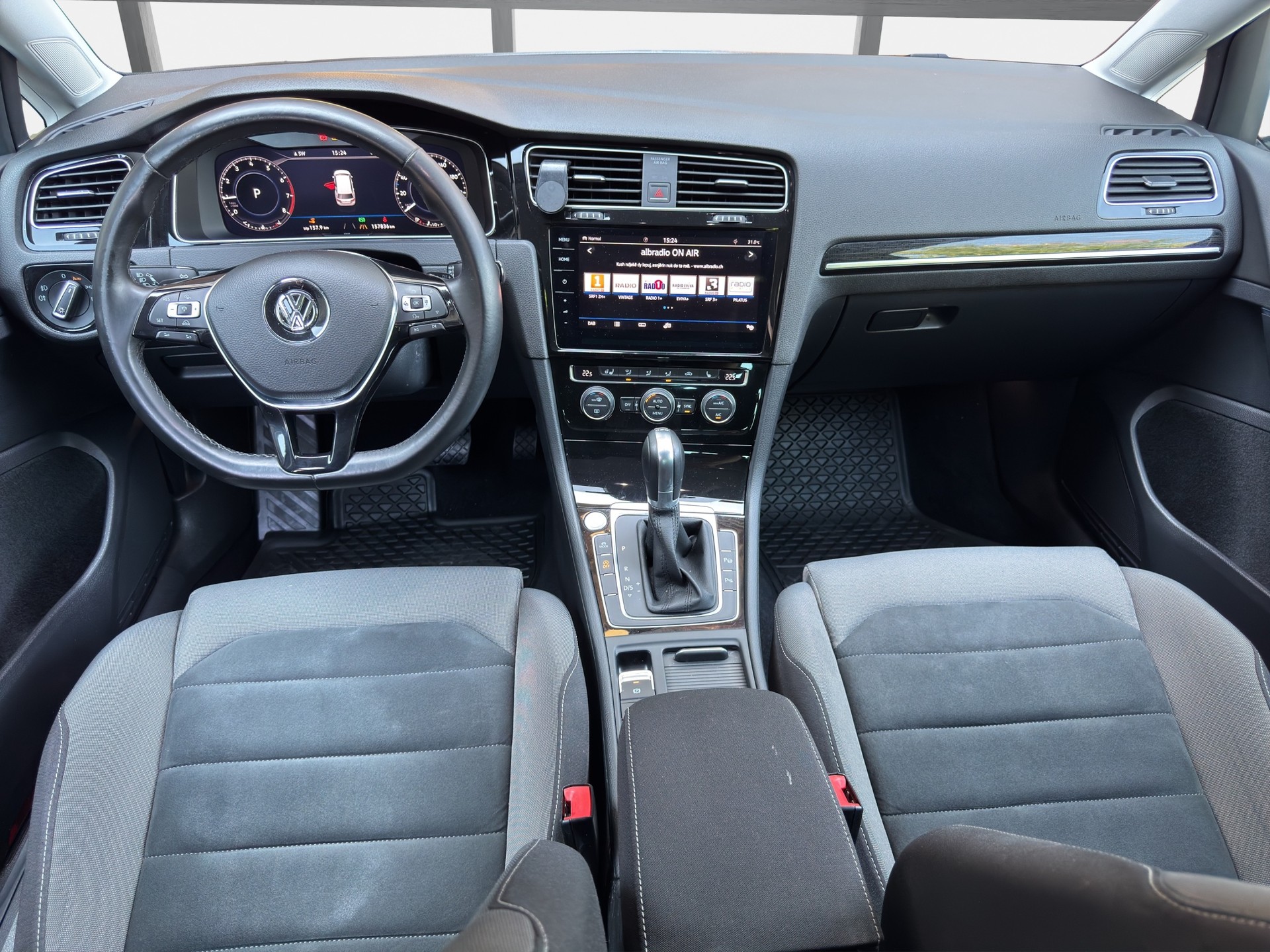 VW Golf Variant 1.5 TSI EVO Highline DSG-image-10
