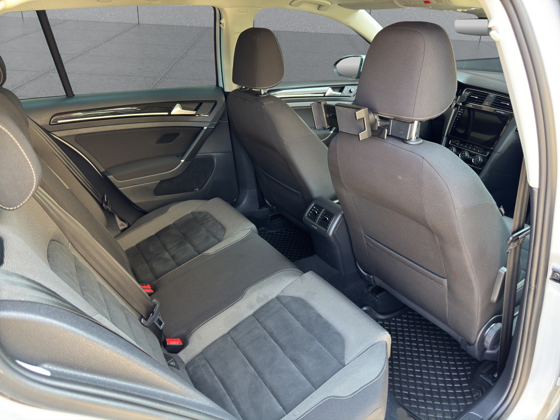 VW Golf Variant 1.5 TSI EVO Highline DSG-image-14