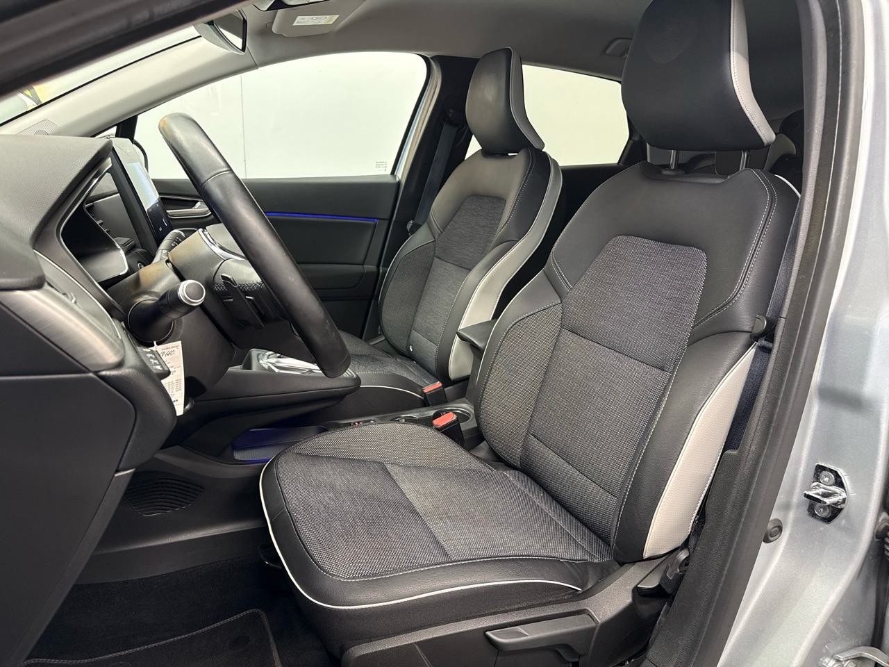 RENAULT Captur 1.3 TCe Initiale EDC-image-3