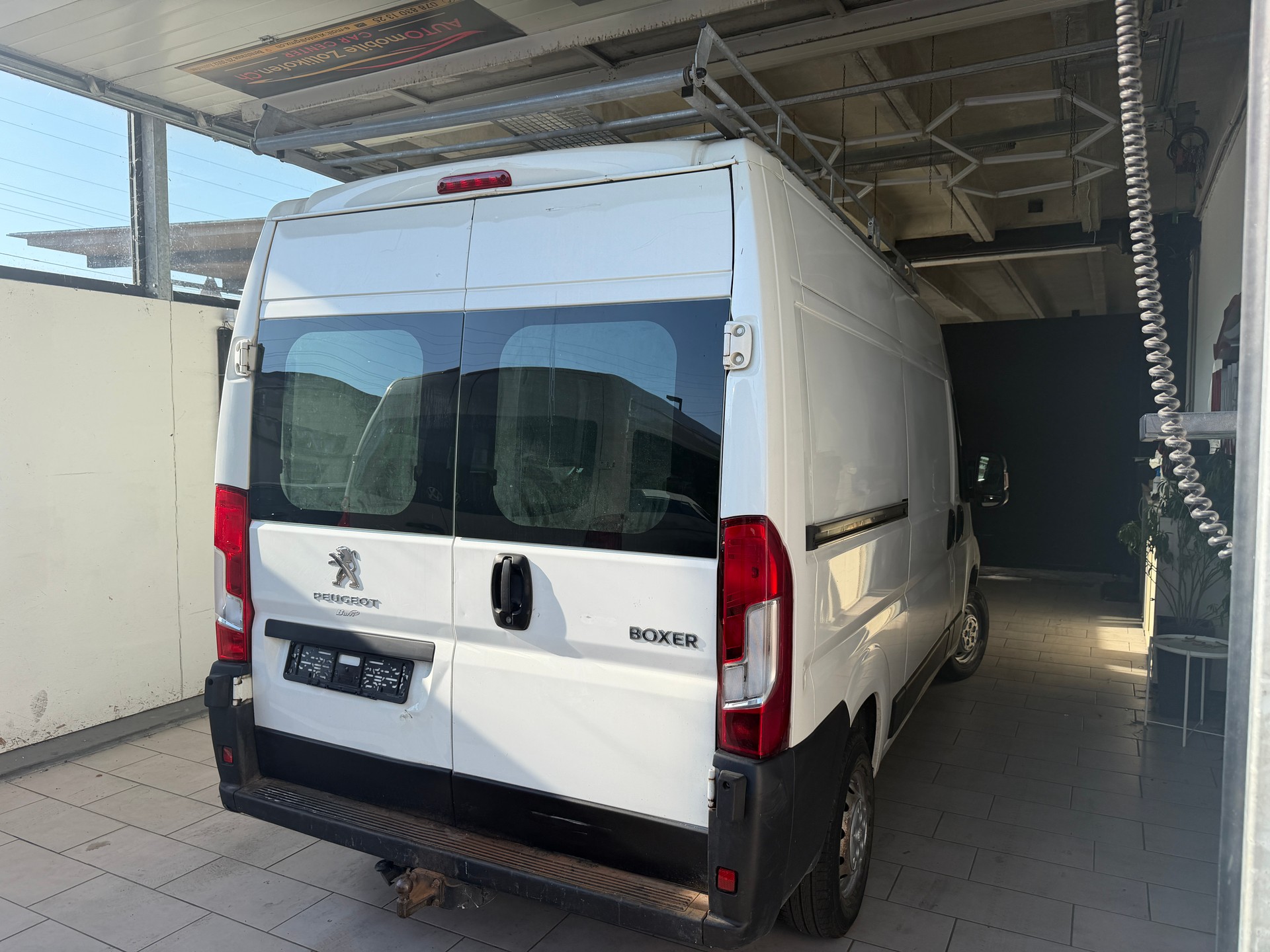 PEUGEOT Boxer 2.0 HDI 335 Allure L2H2-image-8