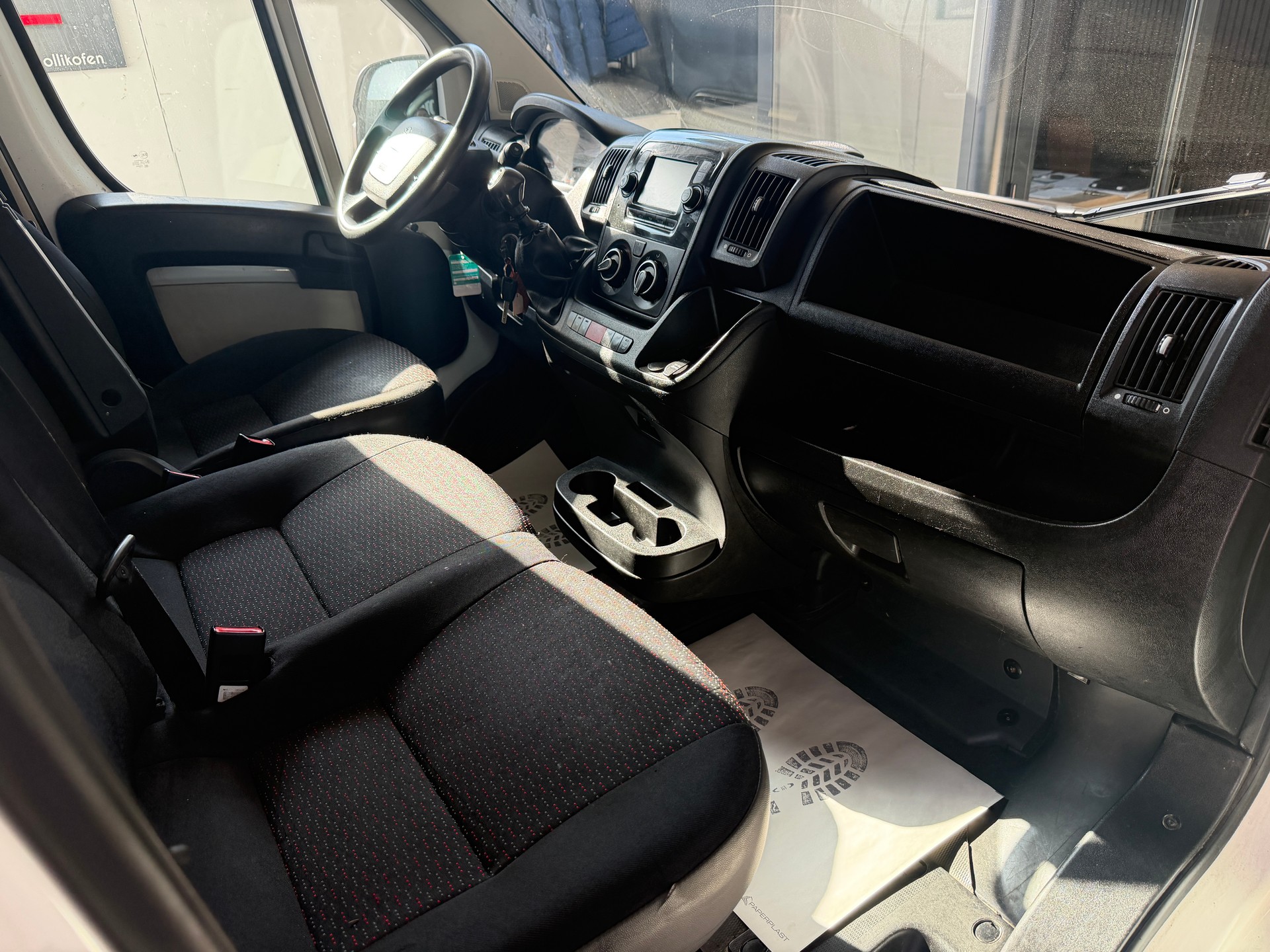 PEUGEOT Boxer 2.0 HDI 335 Allure L2H2-image-5