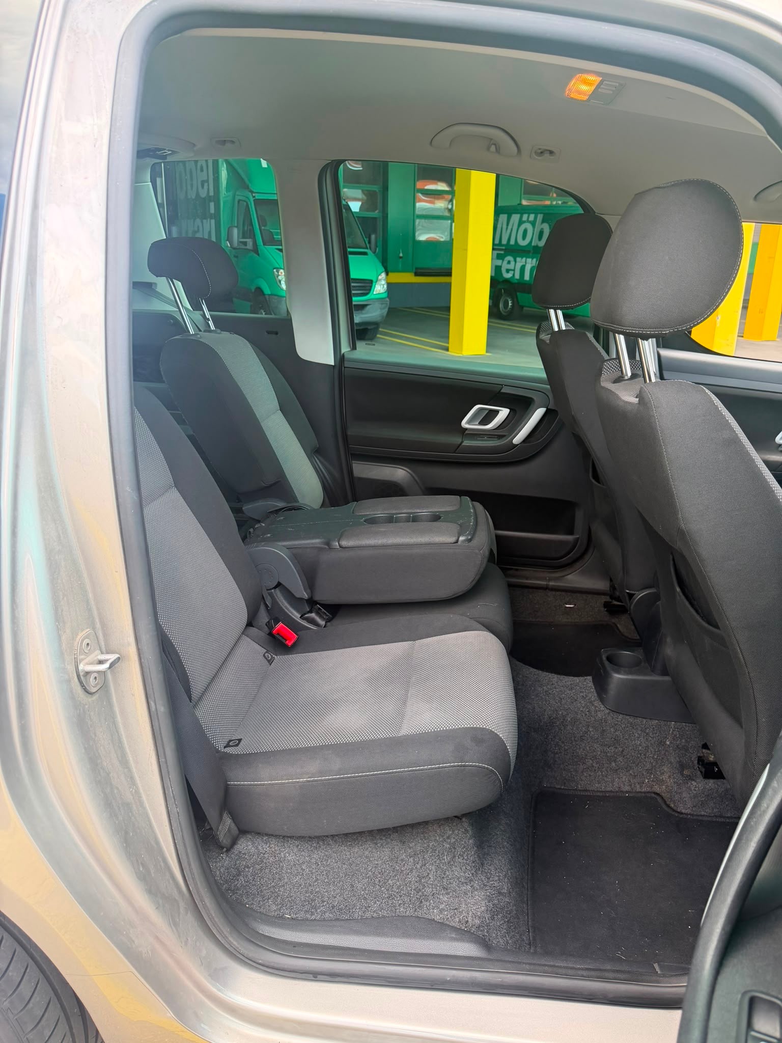 SKODA Roomster 1.6 Scout Automatic-image-12