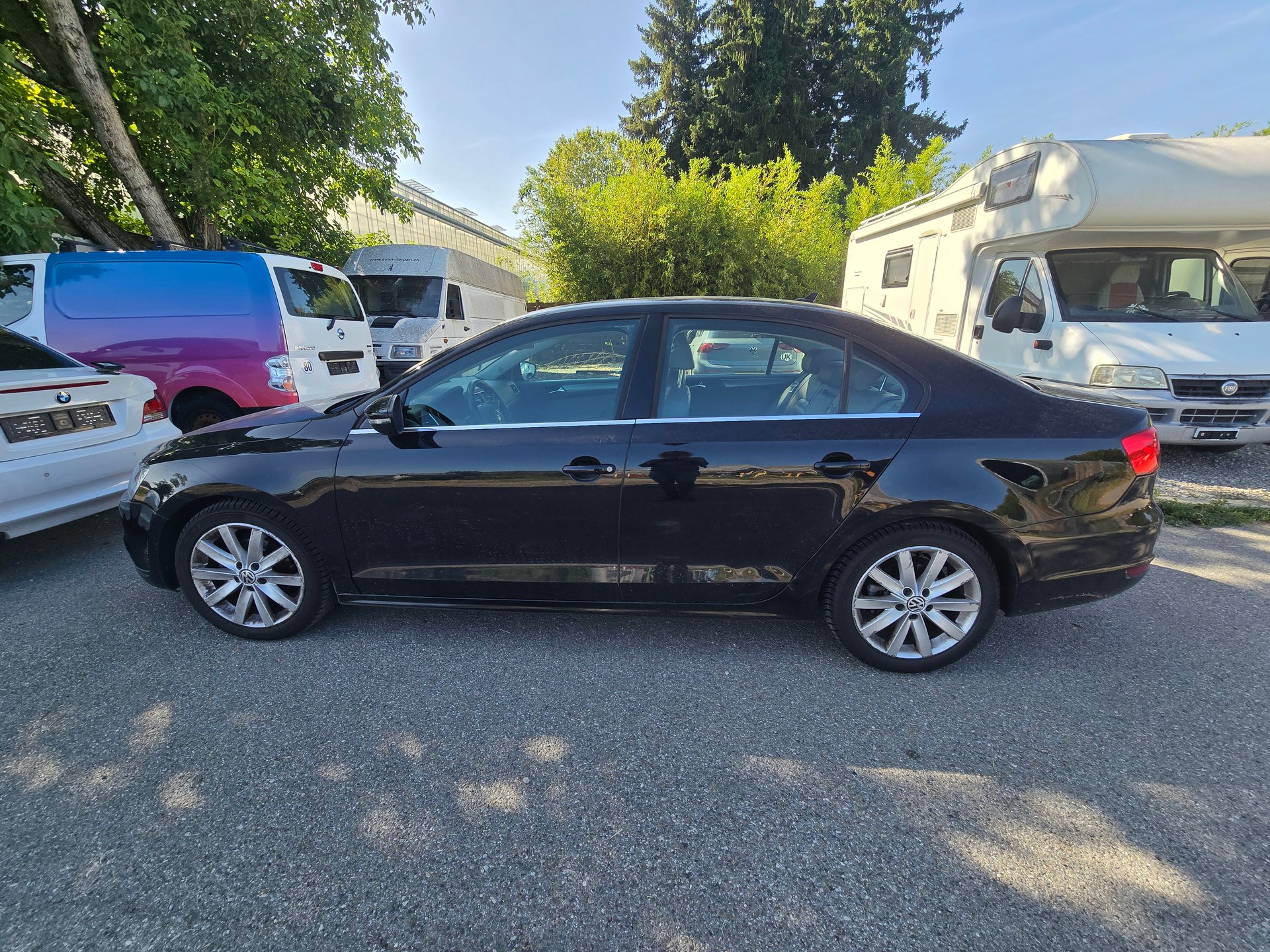 VW JETTA-image-6