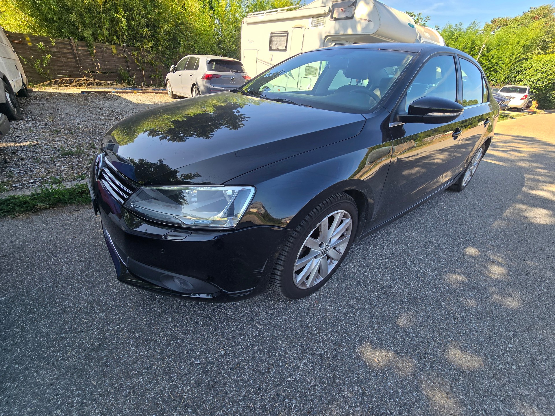 VW JETTA-image-1