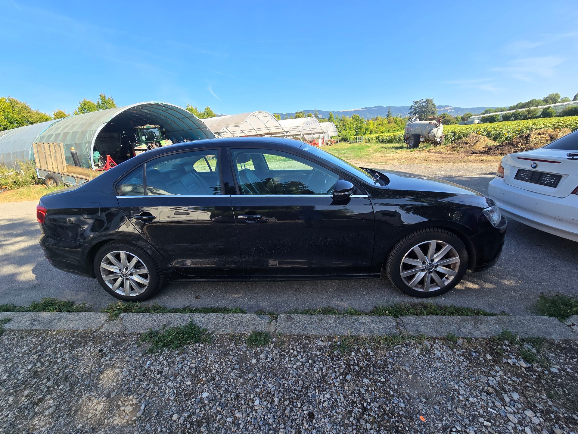 VW JETTA-image-4