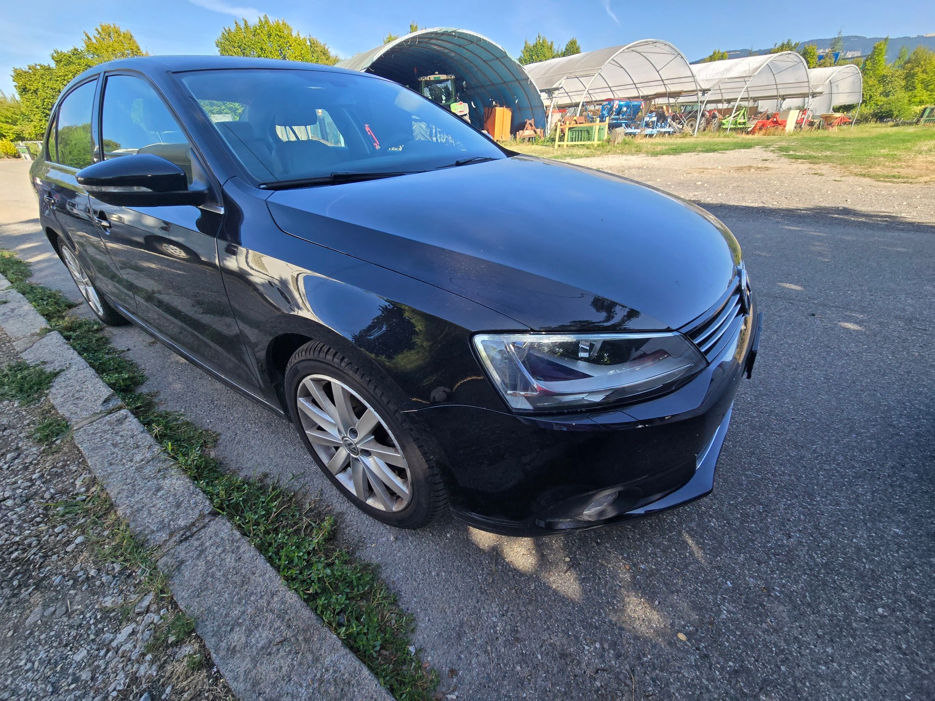 VW JETTA-image-5