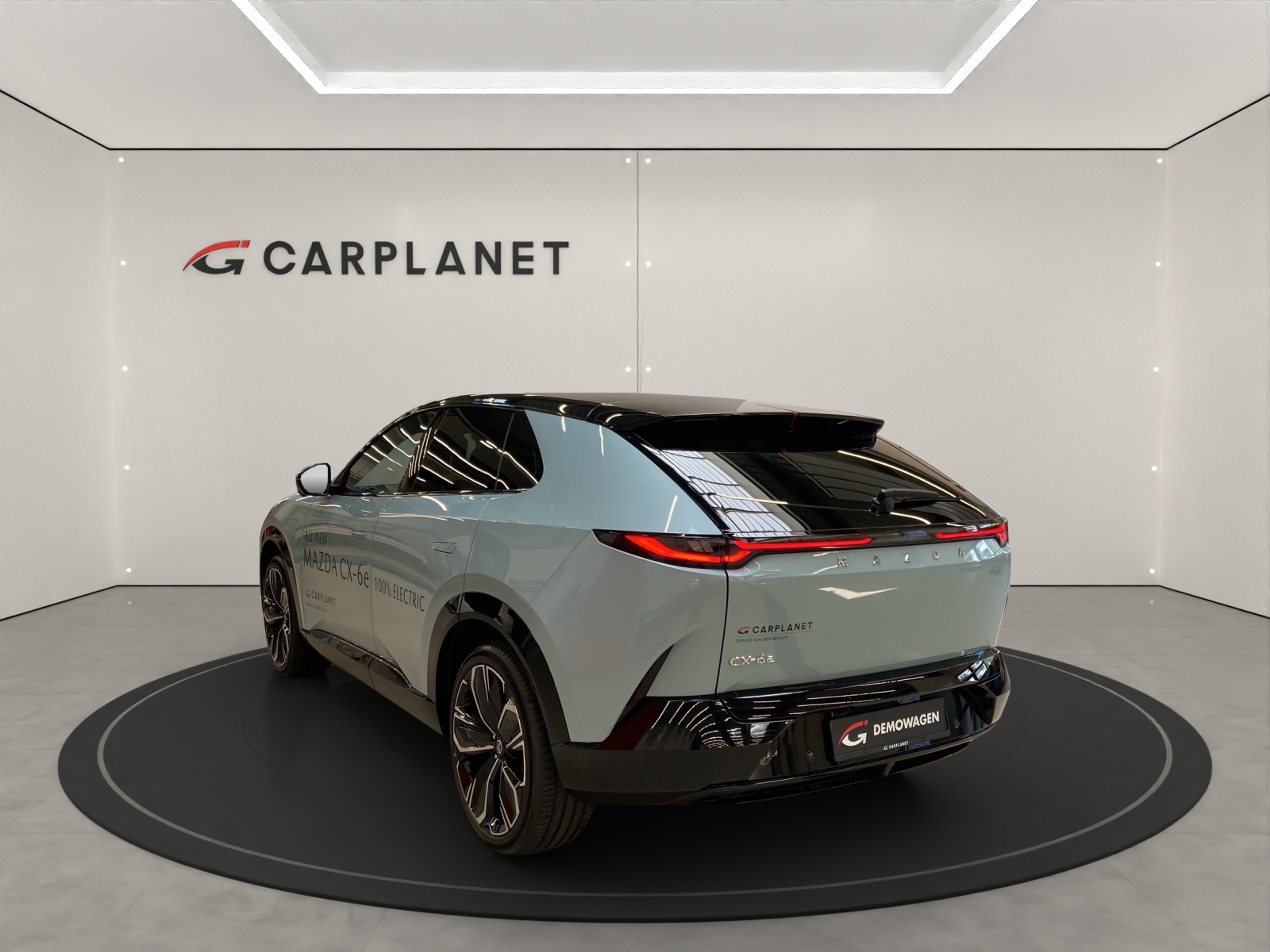 MAZDA CX-6e Takumi-showroom-element-3