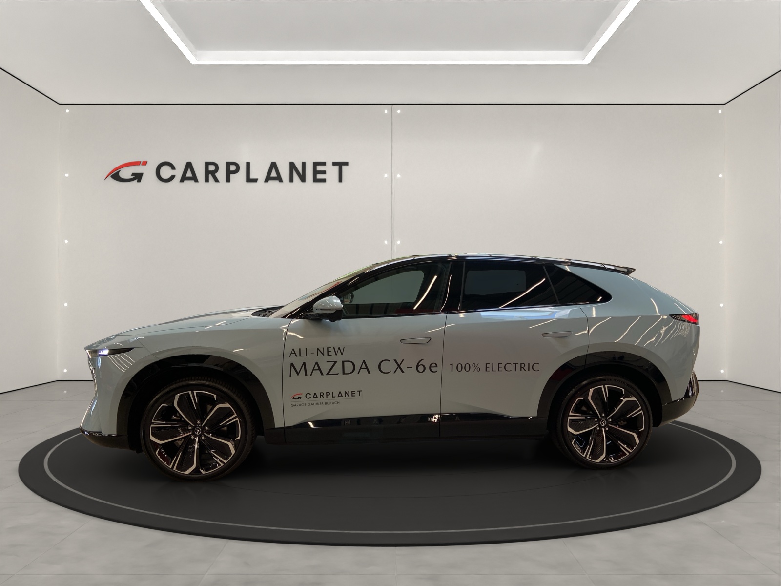 MAZDA CX-6e Takumi-showroom-element-1