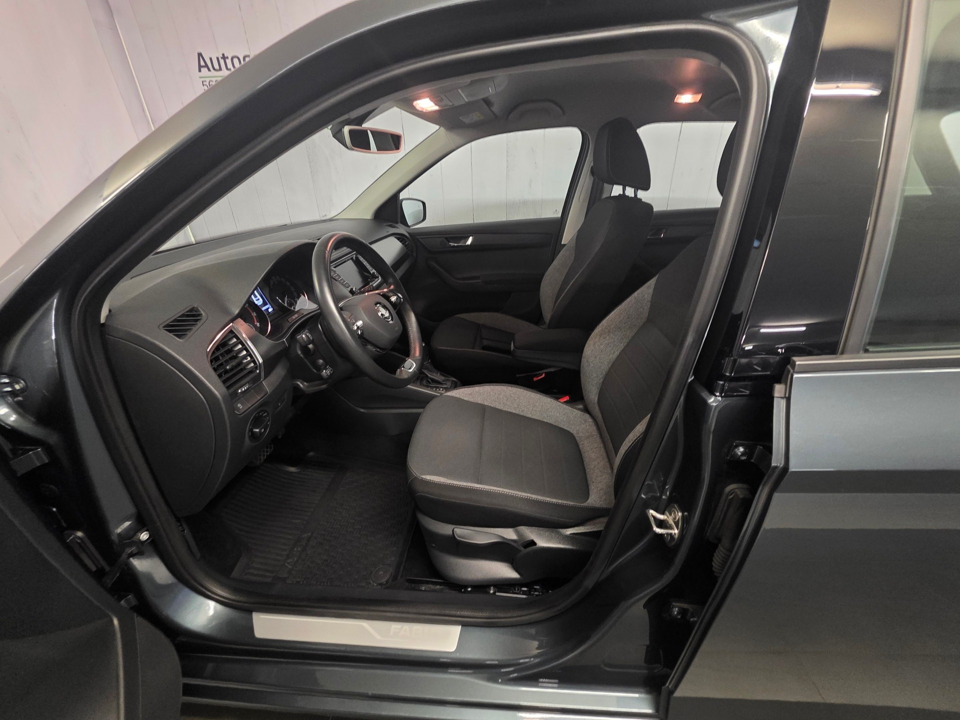 SKODA Fabia 1.0 TSI Drive DSG-image-8