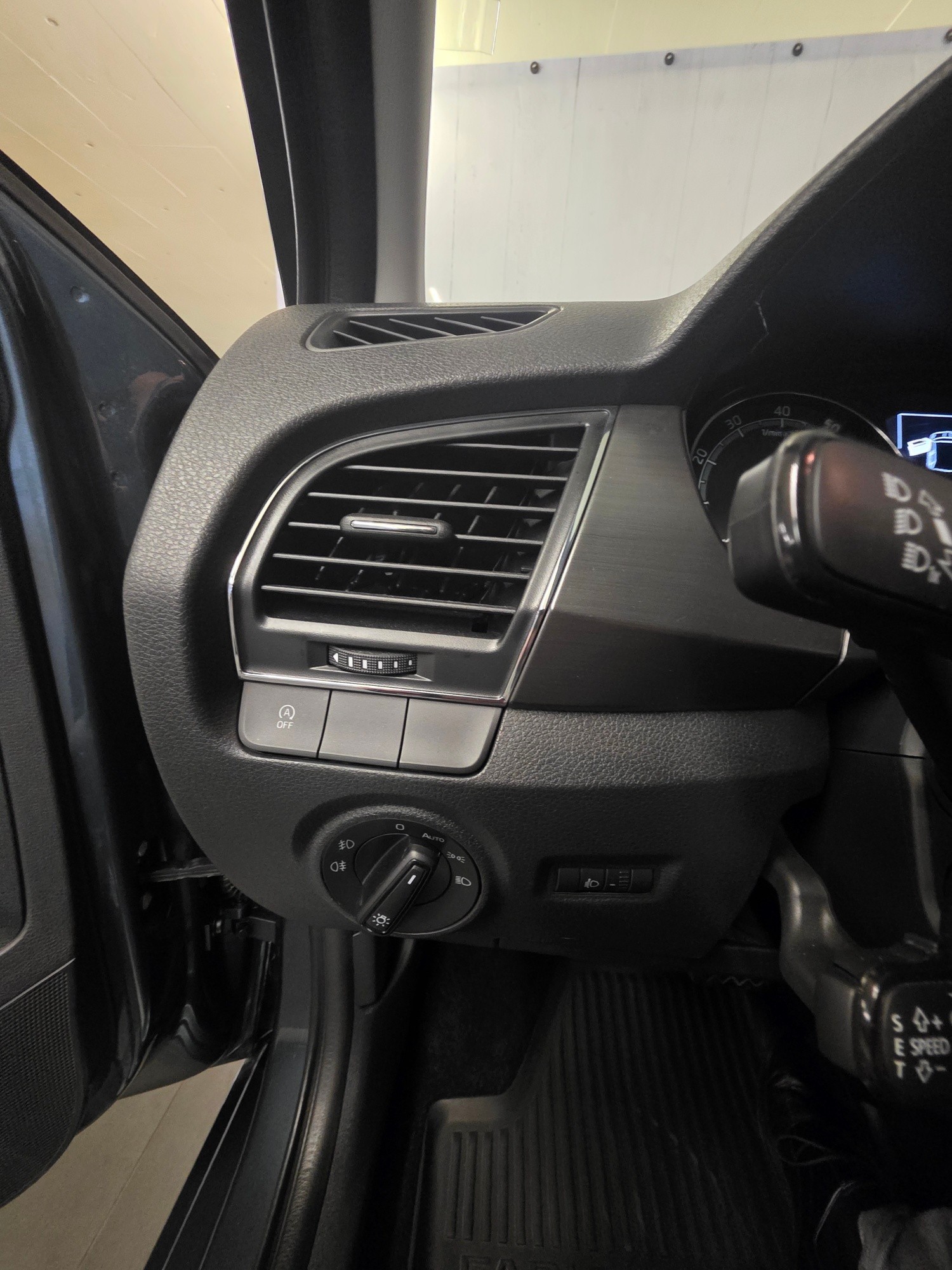 SKODA Fabia 1.0 TSI Drive DSG-image-10