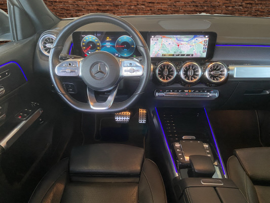MERCEDES-BENZ EQB 350 AMG Line 4Matic-image-8