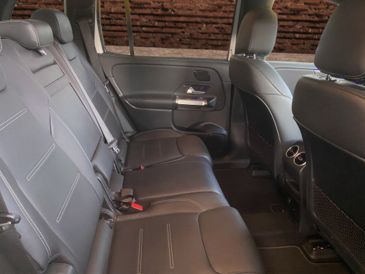 MERCEDES-BENZ EQB 350 AMG Line 4Matic-image-11