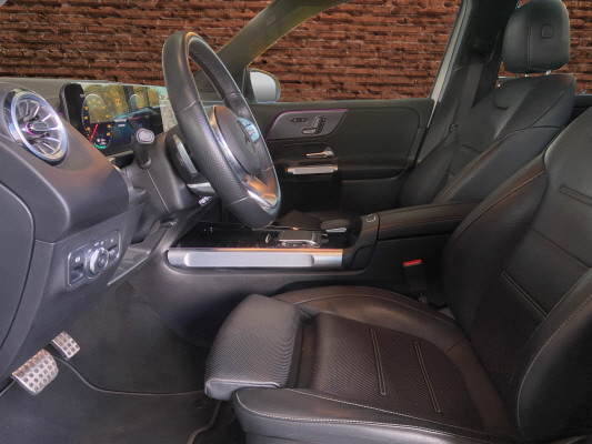 MERCEDES-BENZ EQB 350 AMG Line 4Matic-image-9