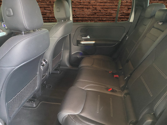 MERCEDES-BENZ EQB 350 AMG Line 4Matic-image-12