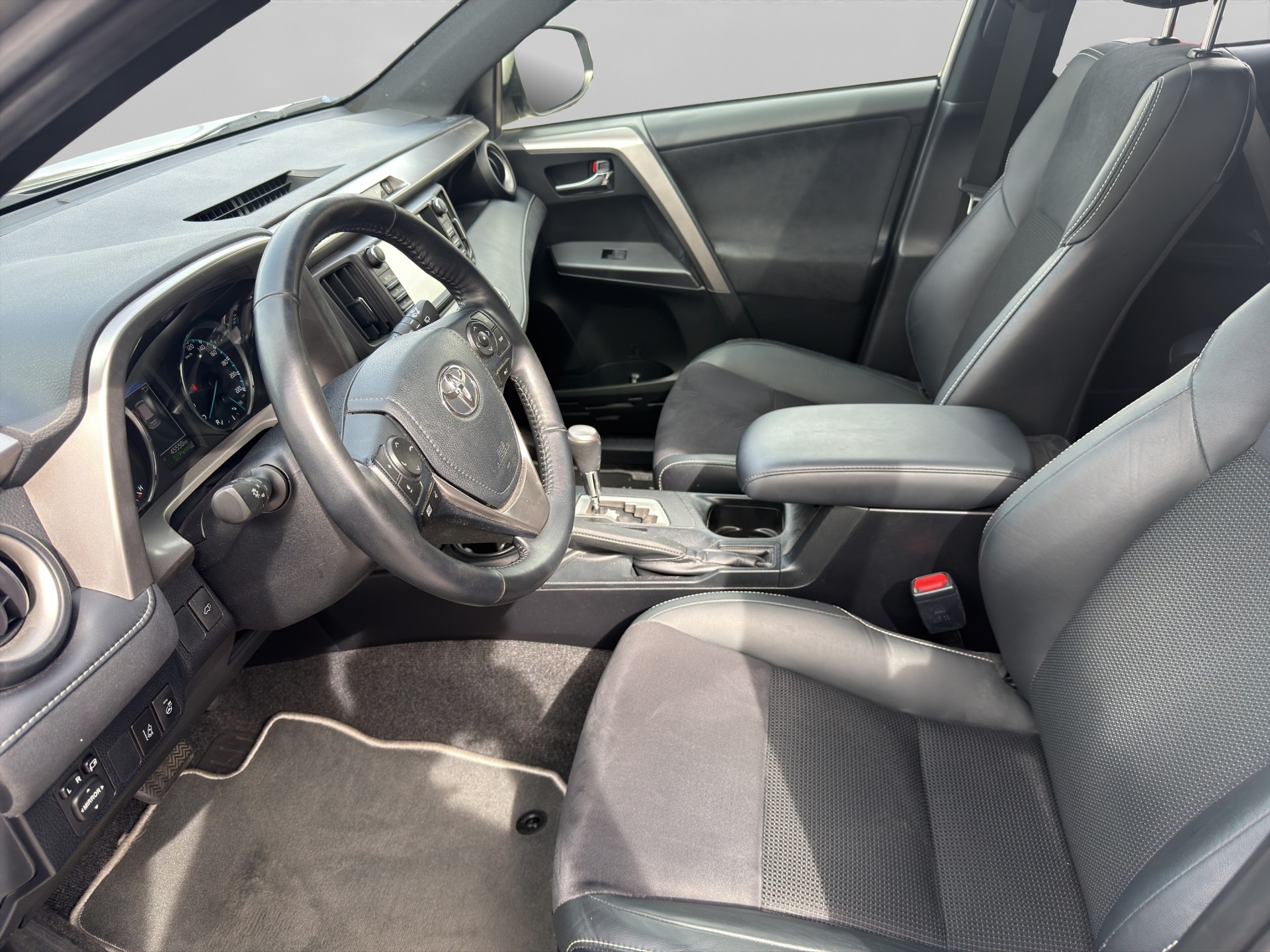 TOYOTA RAV-4 2.5 HSD Victory e-CVT-image-9