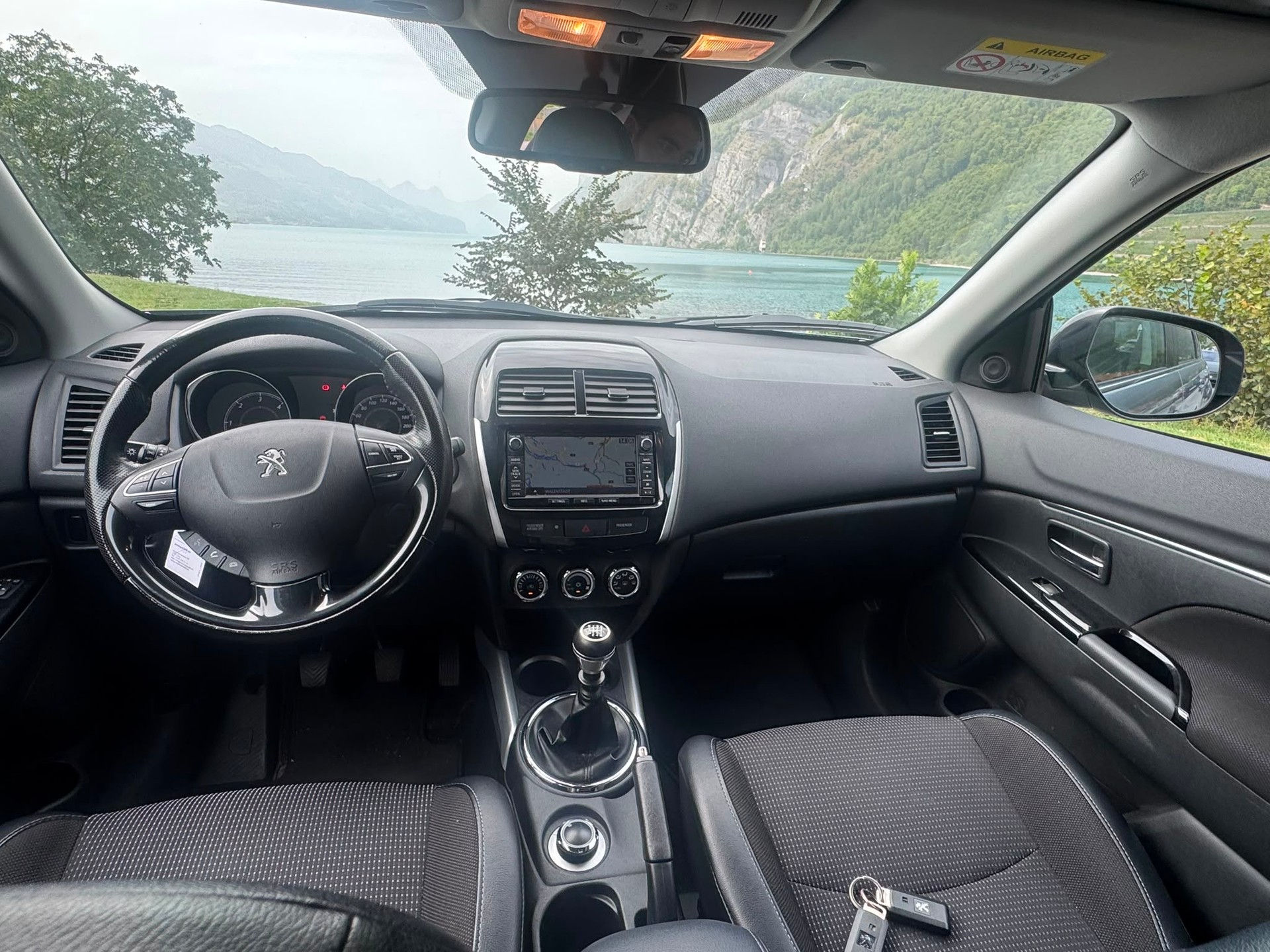 PEUGEOT 4008 1.6 HDi Active 4WD-image-8