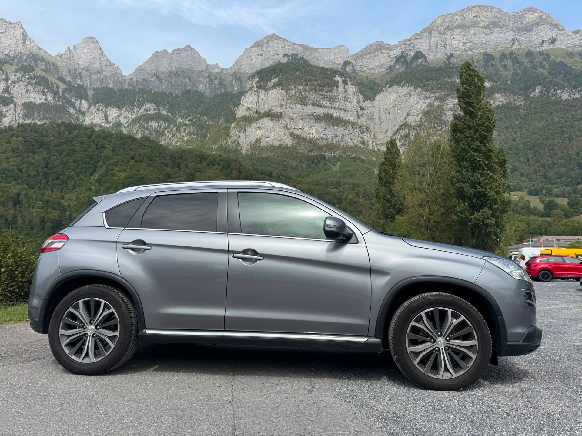 PEUGEOT 4008 1.6 HDi Active 4WD-image-3