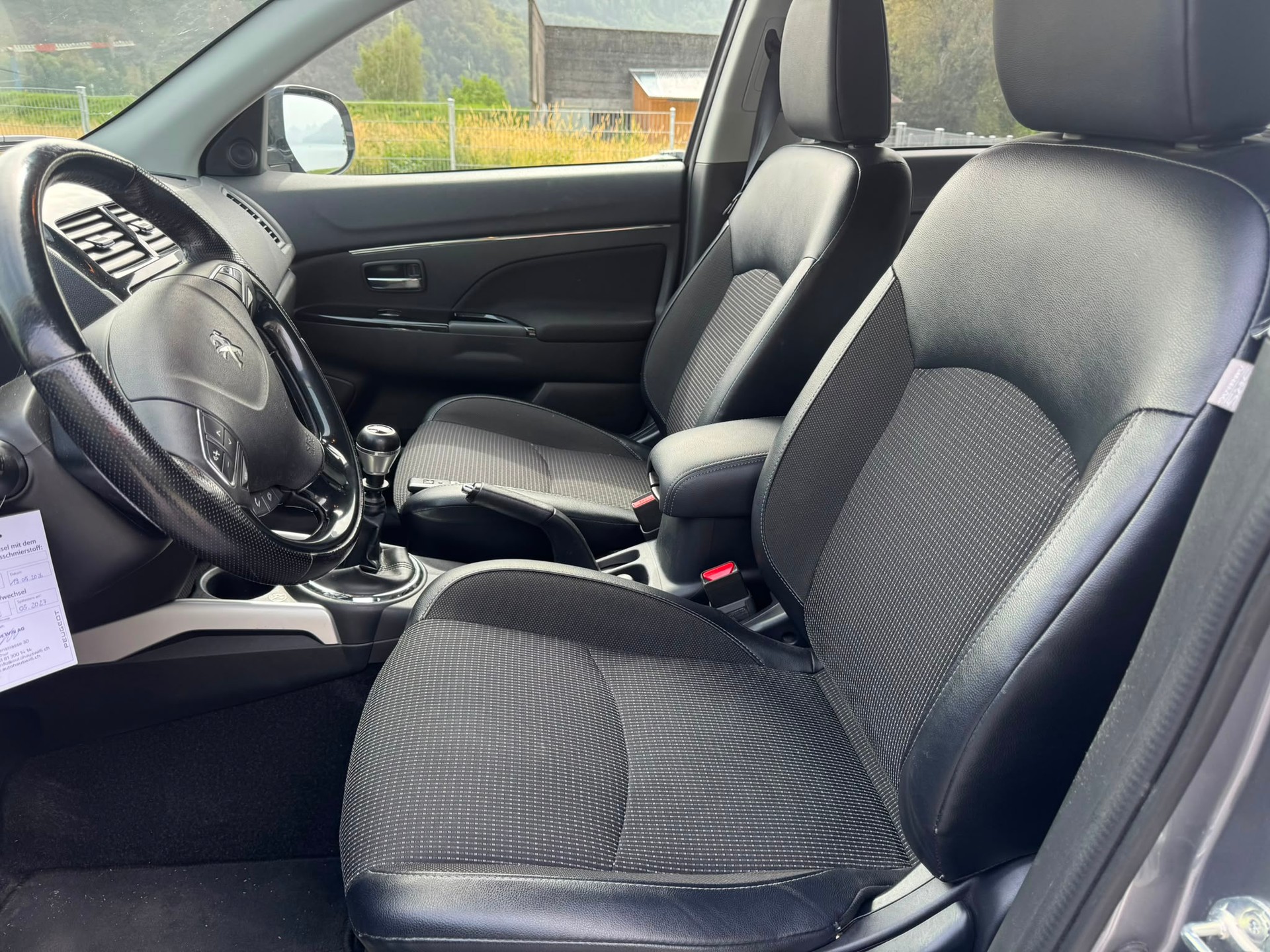 PEUGEOT 4008 1.6 HDi Active 4WD-image-12
