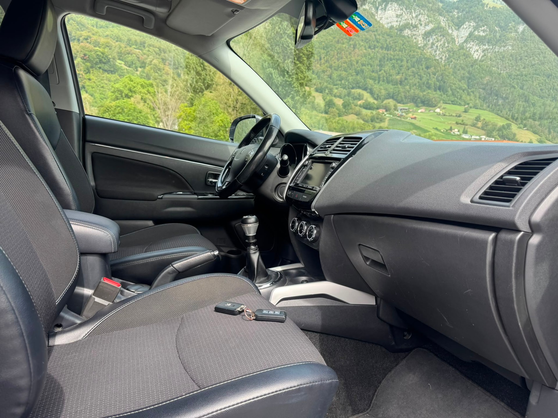 PEUGEOT 4008 1.6 HDi Active 4WD-image-5