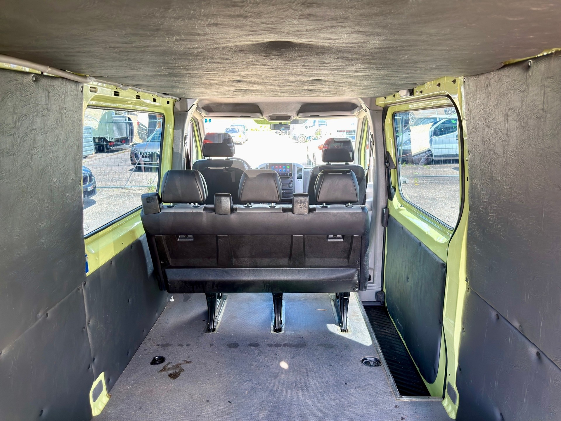 VW Crafter 35 2.0 TDI, 5 Plätze, Navi + Kamera + AHK-image-11