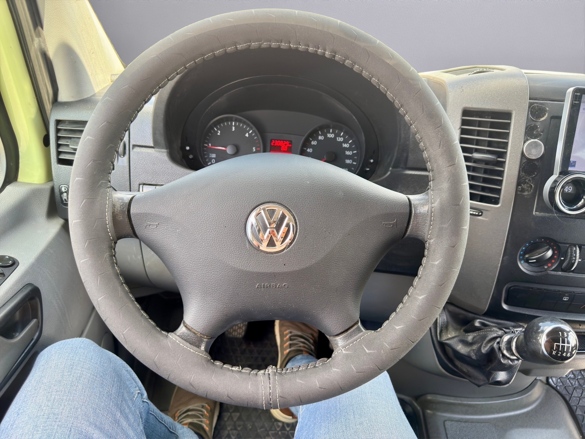 VW Crafter 35 2.0 TDI, 5 Plätze, Navi + Kamera + AHK-image-14