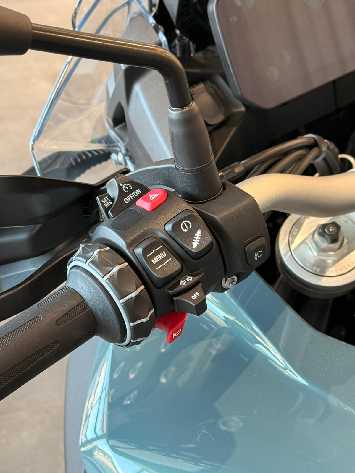 BMW F 900 GS Adventure-image-5