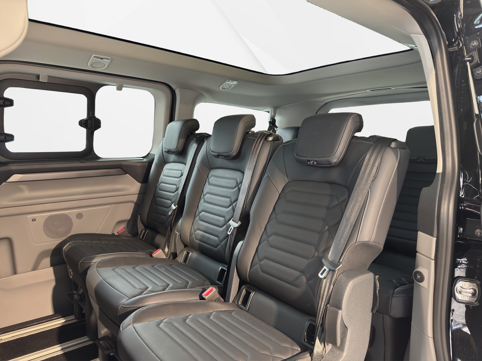FORD Tourneo Bus 340 L1H1 PHEV TitaniumX-image-7